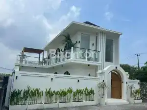 Elegant Villa with rooftop view in Ungasan.