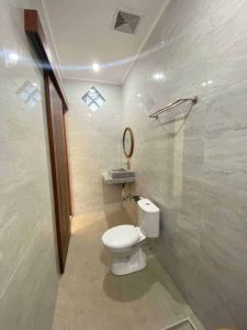 Bathroom with modern fixtures at Sewa Villa Yeh Gangga.