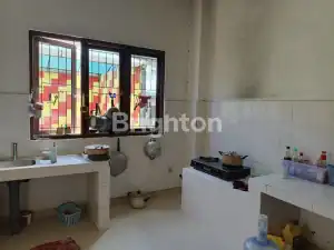 Warehouse and office space totaling 830 m² located in a strategic area of Tabanan City. Ideal for bu.